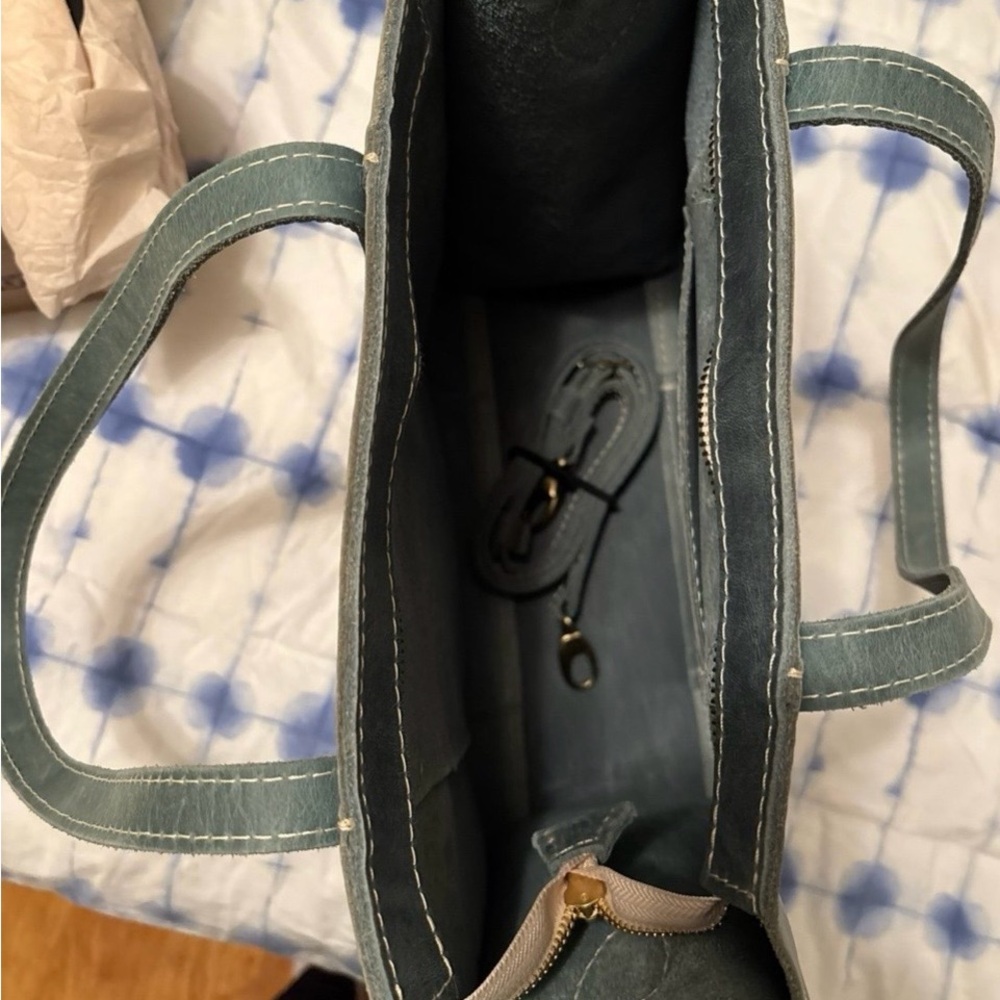 Portland Leather Goods - Lola - Large North/South Aqua zipper tote - Picture 5 of 7